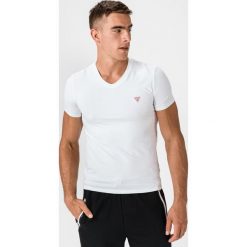 Guess Core Koszulka Biały. Białe podkoszulki męskie Guess, s, z haftami, z elastanu, z krótkim rękawem. Za 133,95 zł.