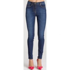 JEANSY SLIM FIT ELISABETTA FRANCHI. Niebieskie jeansy damskie Elisabetta Franchi. Za 599,40 zł.