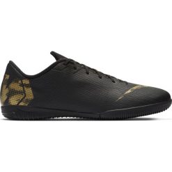 Buty piłkarskie Nike Mercurial Vapor 12 Academy Ic M AH7383 077 czarne. Czarne buty sportowe męskie Nike, z materiału, bez zapięcia, do piłki nożnej. W wyprzedaży za 349,00 zł.