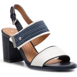 Sandały WRANGLER - Sunny Dayla WL91631A White 051. Niebieskie klapki damskie Wrangler, bez wzorów, ze skóry ekologicznej, bez obcasa, na obcasie. Za 279,00 zł.