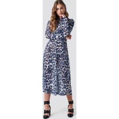 Rut&Circle Siateczkowa sukienka Leo - Blue. Niebieskie długie sukienki Rut&Circle, ze stójką, z długim rękawem. Za 202,95 zł.