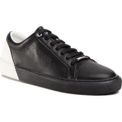 Sneakersy GUESS - FJ5LUI ELE12 BLK. Czarne trampki chłopięce Guess, z aplikacjami, ze skóry ekologicznej, na sznurówki. Za 299,00 zł.