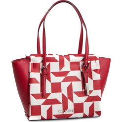 Torebka CALVIN KLEIN - Avant Med Shopper Q K60K605216 910. Czerwone torby damskie na zakupy Calvin Klein, bez wzorów, ze skóry ekologicznej, klasyczne, bez dodatków. Za 649,00 zł.