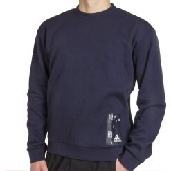 ADIDAS TECH GRAPHIC CREW SWEATSHIRT > FL5711. Bluzy męskie Adidas, m, bez wzorów, z bawełny, street, z podwójnym kołnierzykiem, bez rękawów, bez kaptura. Za 249,99 zł.