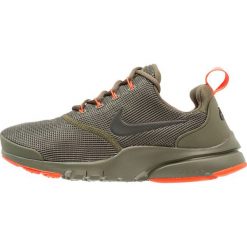 Trampki męskie: Nike Sportswear PRESTO FLY Tenisówki i Trampki medium olive/sequoia/total crimson