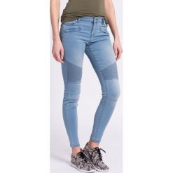 Review - Jeansy Biker. Niebieskie jeansy damskie rurki marki Review, z aplikacjami, z bawełny, z obniżonym stanem. W wyprzedaży za 89,90 zł.