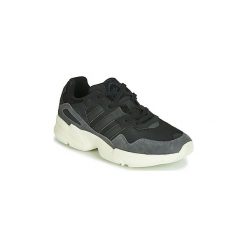 Buty adidas YUNG-96. Czarne trampki męskie Adidas, bez wzorów, bez zapięcia. Za 449,00 zł.
