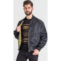 BOMBERKA VERSACE JEANS COUTURE. Płaszcze męskie Versace Jeans Couture, m, bez wzorów, z jeansu, bez kaptura. Za 1779,00 zł.