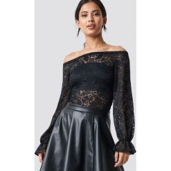 NA-KD Boho Balloon Sleeve Lace Top - Black. Czarne topy damskie marki NA-KD Boho, bez wzorów, z koronki, bez kołnierzyka. Za 121,95 zł.