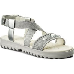 Sandały GEOX - J S.Coralie G. F J826EF 0NHEW C1007 D Silver. Szare sandały dziewczęce Geox, ze skóry ekologicznej, bez zapięcia. W wyprzedaży za 189,00 zł.