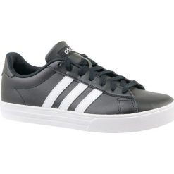 Adidas Daily 2.0 DB0161 46 2/3 Czarne. Czarne buty sportowe męskie Adidas, ze skóry, bez zapięcia. W wyprzedaży za 199,99 zł.