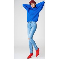MbyM Jeansy Fiji - Blue. Niebieskie jeansy damskie z wysokim stanem marki mbyM, z denimu. W wyprzedaży za 121,49 zł.