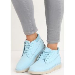 Niebieskie Traperki Great Deal. Niebieskie buty zimowe damskie Born2be, z okrągłym noskiem, na niskim obcasie. Za 79,99 zł.