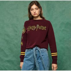 Bluza z naszywkami Harry Potter - Bordowy. Czerwone bluzy damskie marki Sinsay, l, z aplikacjami. Za 59,99 zł.
