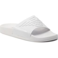 Klapki EMPORIO ARMANI - X3PS02 XL825 00152 Optical White. Białe klapki damskie Emporio Armani, bez wzorów, z tworzywa sztucznego, bez obcasa. W wyprzedaży za 199,00 zł.