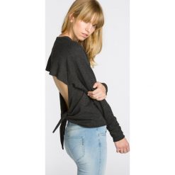 Jakub Polanka x Bibloo Jasmin. Top Czarny. Czarne bluzki damskie Jakub Polanka x Bibloo, m, bez wzorów, z bawełny, bez kołnierzyka, z długim rękawem. Za 516,95 zł.