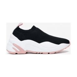 Steve Madden Moments Tenisówki Czarny. Czarne trampki i tenisówki damskie Steve Madden, bez wzorów, z materiału, bez zapięcia. Za 438,95 zł.