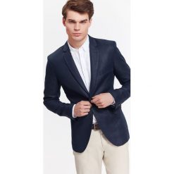 Marynarka męska lniana o dopasowanym kroju. Marynarki męskie Top Secret, na lato, m, bez wzorów, eleganckie. W wyprzedaży za 149,99 zł.