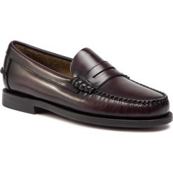 Mokasyny SEBAGO - Classic Dan W 7001530 Brown Burgundy 903. Pomarańczowe mokasyny damskie Sebago, bez wzorów, ze skóry, bez obcasa, na obcasie, bez zapięcia. W wyprzedaży za 619,00 zł.