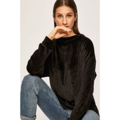 Answear - Bluza. Czarne bluzy damskie ANSWEAR, s, bez wzorów, z elastanu, bez rękawów, bez kaptura. W wyprzedaży za 49,90 zł.