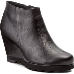 Botki HÖGL - 4-115415 Black 0100. Czarne botki damskie na obcasie marki HÖGL, ze skóry. W wyprzedaży za 459,00 zł.