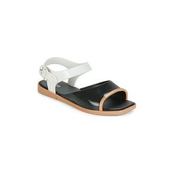 Sandały Melissa CRUSH. Czarne sandały damskie Melissa, bez wzorów, bez obcasa, bez zapięcia. Za 223,20 zł.