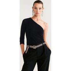 Mango - Bluzka Asimtop. Żółte bluzki damskie Mango, l, bez wzorów, z elastanu, bez kołnierzyka, z długim rękawem. Za 69,90 zł.