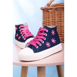 Granatowe trampki wysokie sznurowane w kwiatki casu b-220. Trampki dziewczęce Casu, w kwiaty, na sznurówki. Za 39,99 zł.