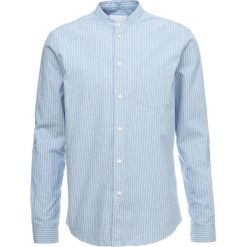 Samsøe & Samsøe LIAM Koszula niagara. Niebieskie koszule męskie marki Samsøe & Samsøe, xxl, bez wzorów, z elastanu, bez kołnierzyka, bez rękawów. Za 369,00 zł.