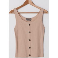 Top z guzikami - Beżowy. Brązowe topy damskie House, s, bez wzorów, bez kołnierzyka. Za 25,99 zł.