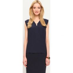 Bluzka krótki rękaw luźna. Bluzki damskie Top Secret, z aplikacjami, z tkaniny, eleganckie, bez kołnierzyka, z krótkim rękawem. W wyprzedaży za 49,99 zł.