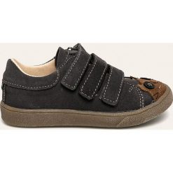 Mrugała - Buty dziecięce. Niebieskie trampki chłopięce Mrugała, bez wzorów, ze skóry, sportowe, z okrągłym noskiem, bez zapięcia. W wyprzedaży za 179,90 zł.