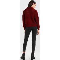 Swetry klasyczne damskie: TWINTIP CHUNKY WITH BALLOON SLEEVES Sweter bordeaux