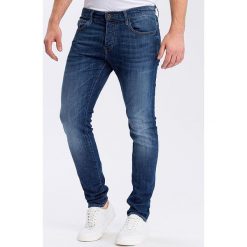 Dżinsy "Jimi" - Slim fit - w kolorze granatowym. Niebieskie jeansy męskie Cross Jeans, m, w paski, klasyczne. W wyprzedaży za 109,95 zł.