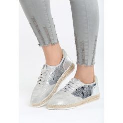 Srebrne Espadryle Teres. Szare espadryle damskie Born2be, bez wzorów, z tkaniny, bez obcasa, na płaskiej podeszwie. Za 29,99 zł.