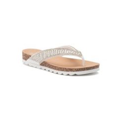 BASSANO WLLS19-42. Białe klapki damskie Bassano, bez wzorów, z tworzywa sztucznego, bez obcasa. Za 49,99 zł.