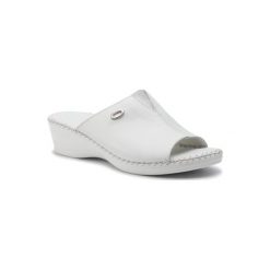 LASOCKI ARC-ARCO-01. Czerwone klapki damskie Lasocki, bez wzorów, ze skóry, bez obcasa. Za 79,99 zł.