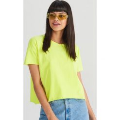 T-shirt z motywem tie-dye - Żółty. Żółte t-shirty damskie Reserved, s, bez wzorów, bez kołnierzyka. Za 49,99 zł.