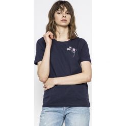 Vero Moda - Top. Niebieskie topy damskie marki Vero Moda, s, z nadrukiem, z bawełny, z okrągłym kołnierzem. W wyprzedaży za 29,90 zł.