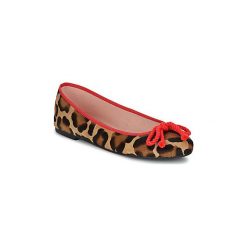 Baleriny Pretty Ballerinas TARZAN ARENA. Pomarańczowe baleriny damskie marki Pretty Ballerinas, bez wzorów, bez obcasa. Za 879,00 zł.