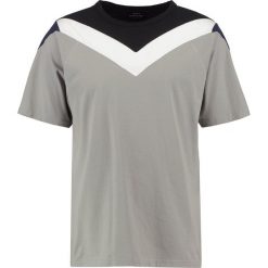 T-shirty męskie z nadrukiem: Mads Nørgaard TARKU Tshirt z nadrukiem grey