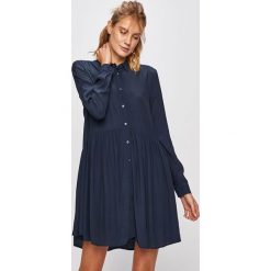 Pepe Jeans - Sukienka. Niebieskie sukienki damskie Pepe Jeans, na co dzień, s, bez wzorów, z wiskozy, casualowe, bez kołnierzyka, z długim rękawem, długie, maxi, proste. Za 339,90 zł.