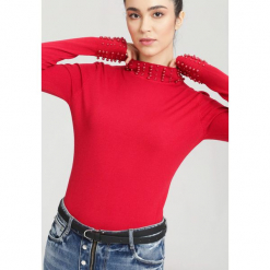 Czerwony Sweter Remember. Czerwone bez kategorii other, s, z okrągłym kołnierzem. Za 29,99 zł.