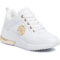 Sneakersy GUESS - Jaryds4 FL6JRY ELE12 WHITE. Białe półbuty damskie Guess, na co dzień, z aplikacjami, ze skóry ekologicznej, bez obcasa, na koturnie, bez zapięcia. Za 639,00 zł.