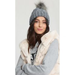 Ciemnoszara Czapka Clout. Szare czapki zimowe damskie other. Za 39,99 zł.