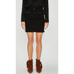 Vero Moda - Spódnica Sina. Czarne spódniczki damskie Vero Moda, s, bez wzorów, z elastanu, z podwyższonym stanem, mini, dopasowane. W wyprzedaży za 89,90 zł.