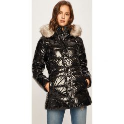 Tommy Hilfiger - Kurtka. Czarne kurtki damskie TOMMY HILFIGER, s, bez wzorów, z elastanu, krótkie, z kapturem. W wyprzedaży za 749,90 zł.