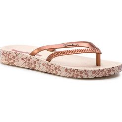 Japonki IPANEMA - Bossa Soft III Fe 82524 Beige/Cooper 22265. Pomarańczowe klapki damskie Ipanema, bez wzorów, z tworzywa sztucznego, bez obcasa. W wyprzedaży za 69,00 zł.