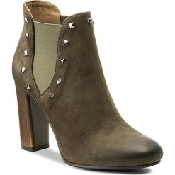 Botki KARINO - 2192/066-P Zielony. Zielone botki damskie na obcasie marki Karino, z materiału. W wyprzedaży za 239,00 zł.