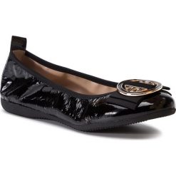 Baleriny LA BALLERINA - 20010-188C Vernice Nero. Czarne baleriny damskie La Ballerina, bez wzorów, ze skóry, bez obcasa, bez zapięcia. Za 379,00 zł.